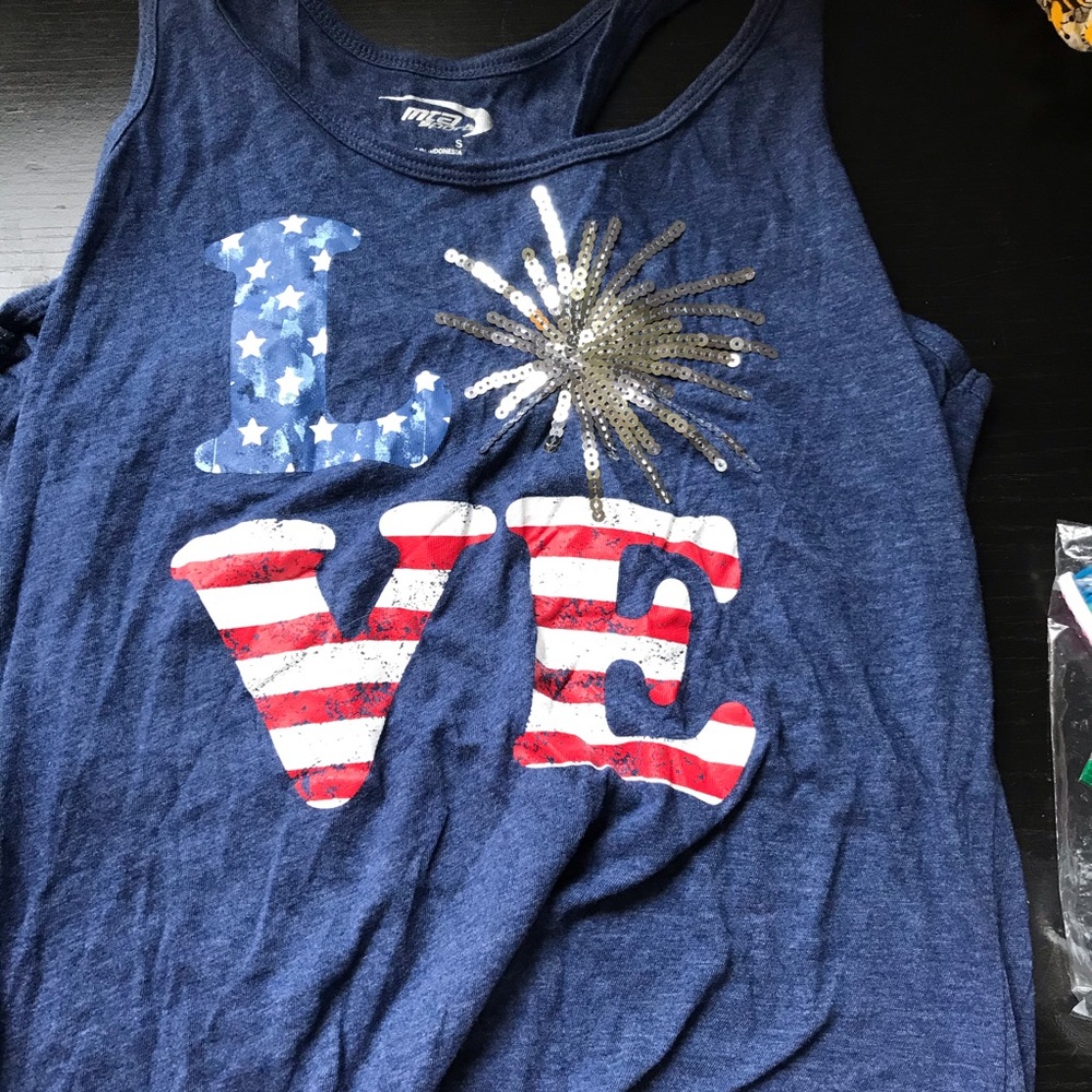 Tank top - Picture 1 of 1